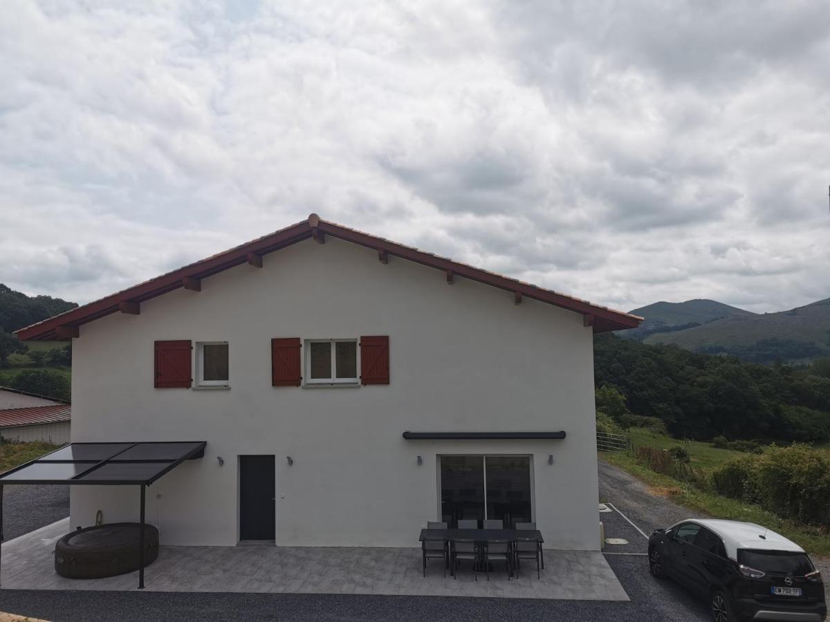 Maison Mitoyenne Au Coeur Du Pays Basque Saint-Esteben 外观 照片